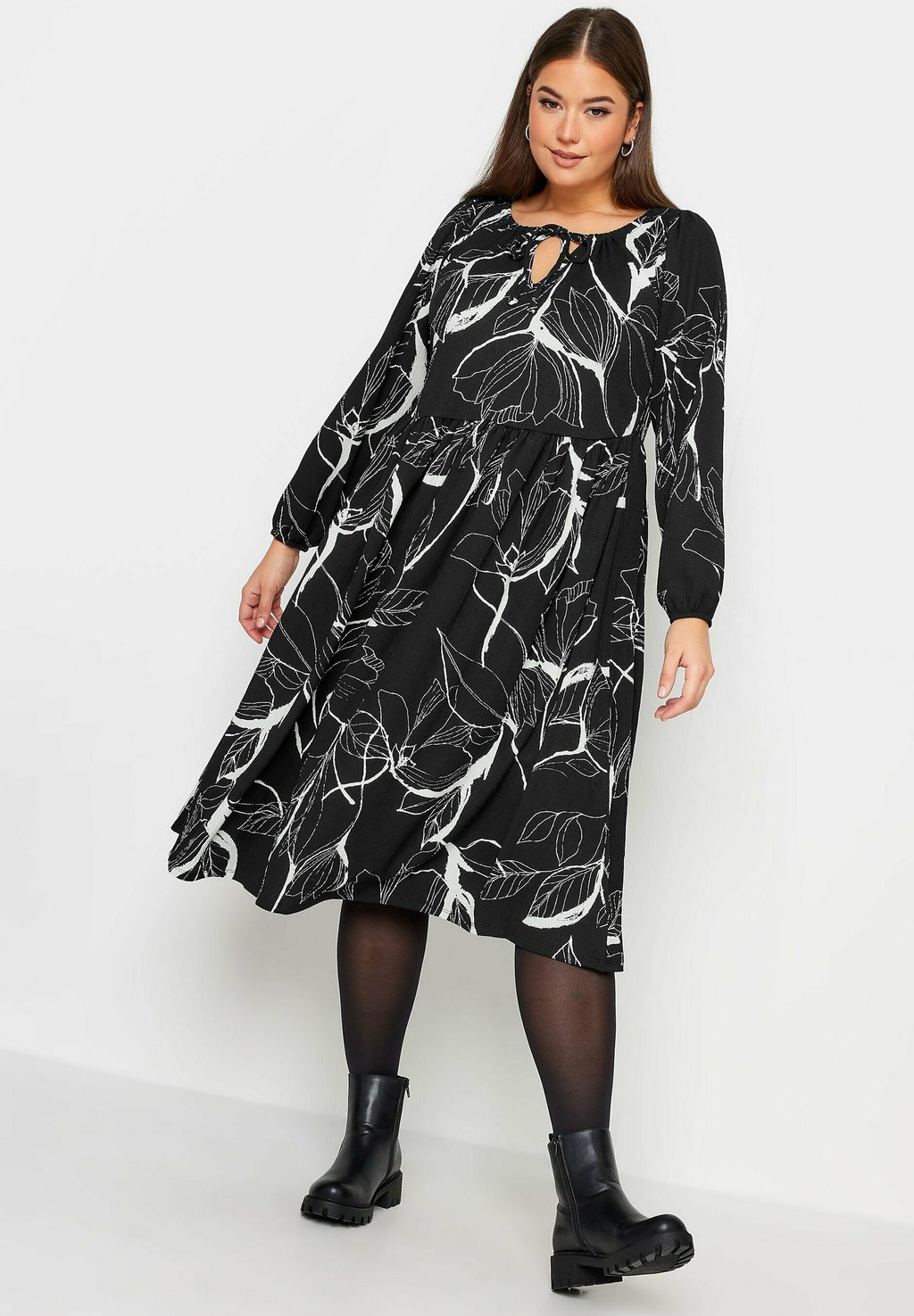 

Повседневное платье Yours Clothing, черный