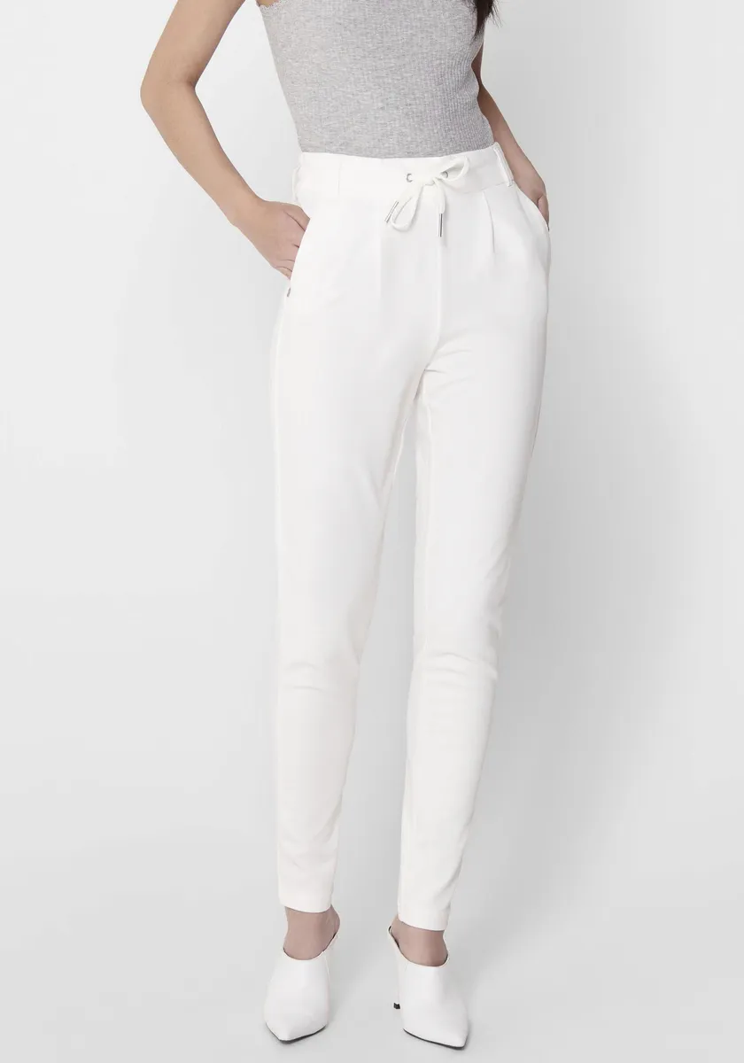 

Only Брюки-джоггеры "ONLPOPTRASH LIFE EASY COL PANT PNT NOOS", цвет Cloud Dancer