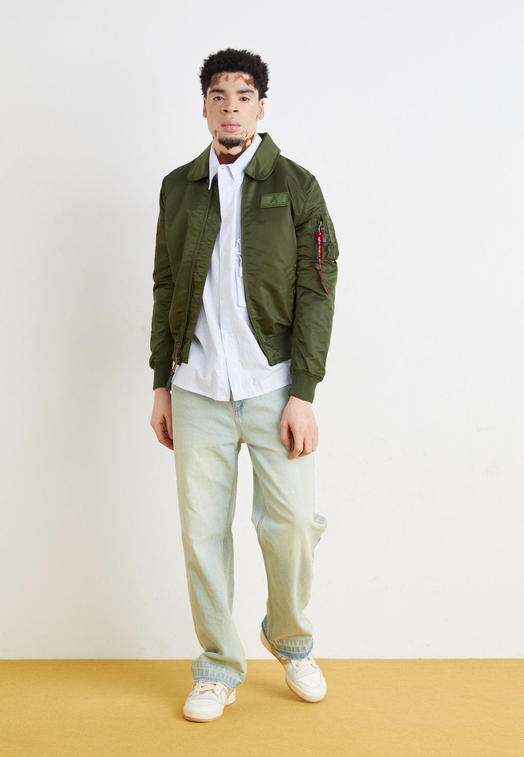 

Куртка-бомбер FLYING TIGERS Alpha Industries, оранжевый