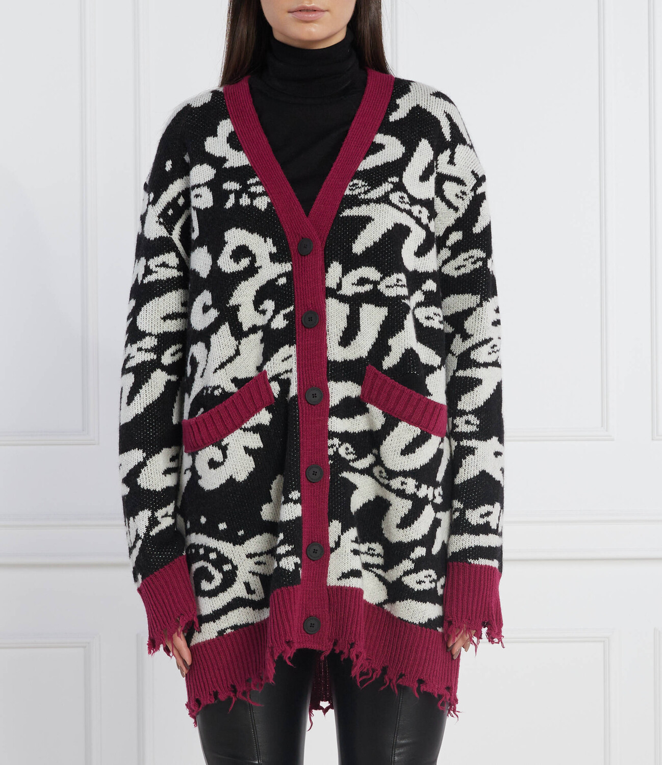 

Свитер Versace Jeans Couture relaxed fit, черный
