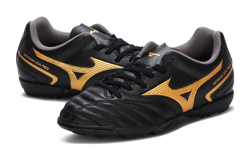 Износостойкие детские футбольные бутсы низкие черные золотые Mizuno — фото 3