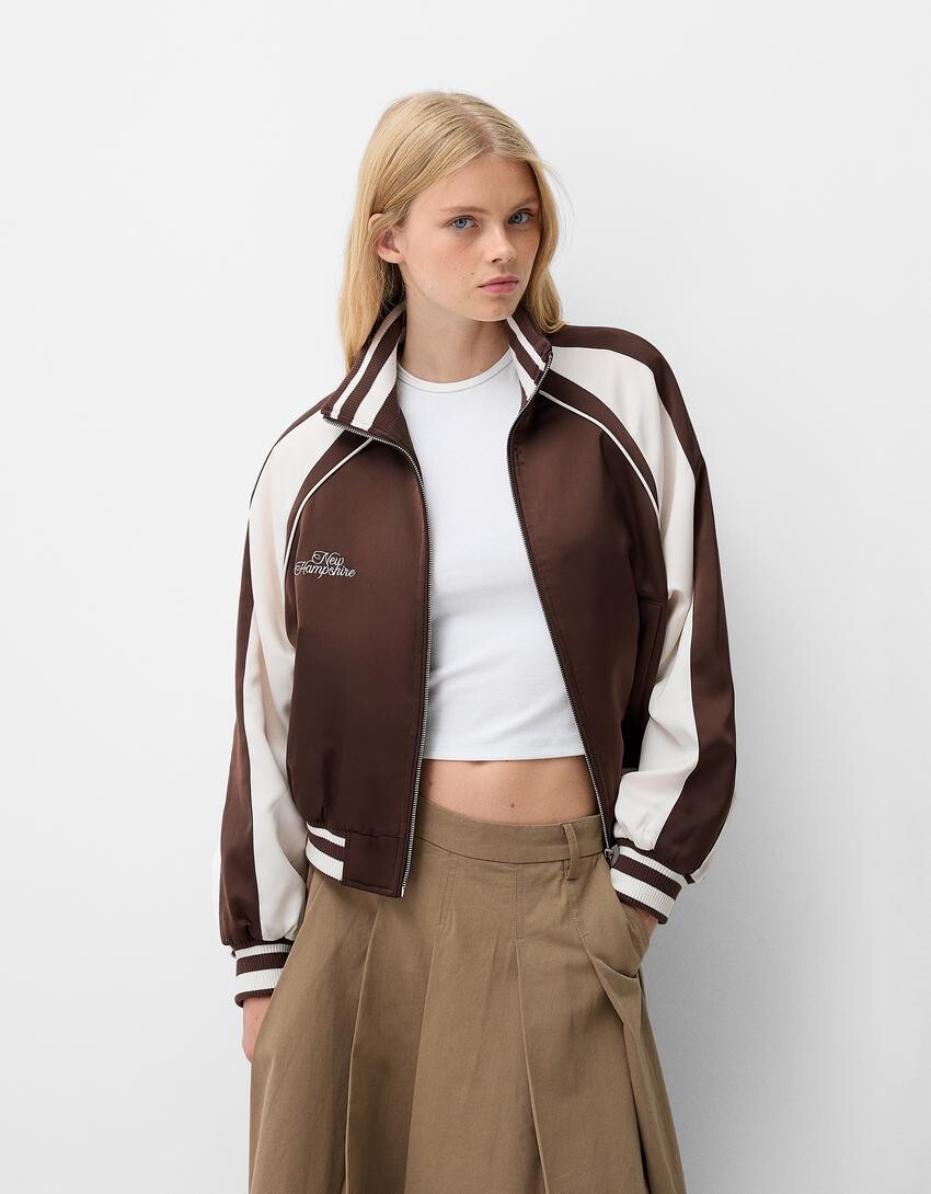 

Атласная университетская куртка Bershka, коричневый
