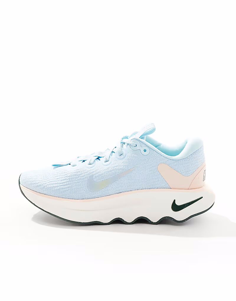 Кроссовки Nike Training Motiva светло-голубого и белого цветов — фото 2