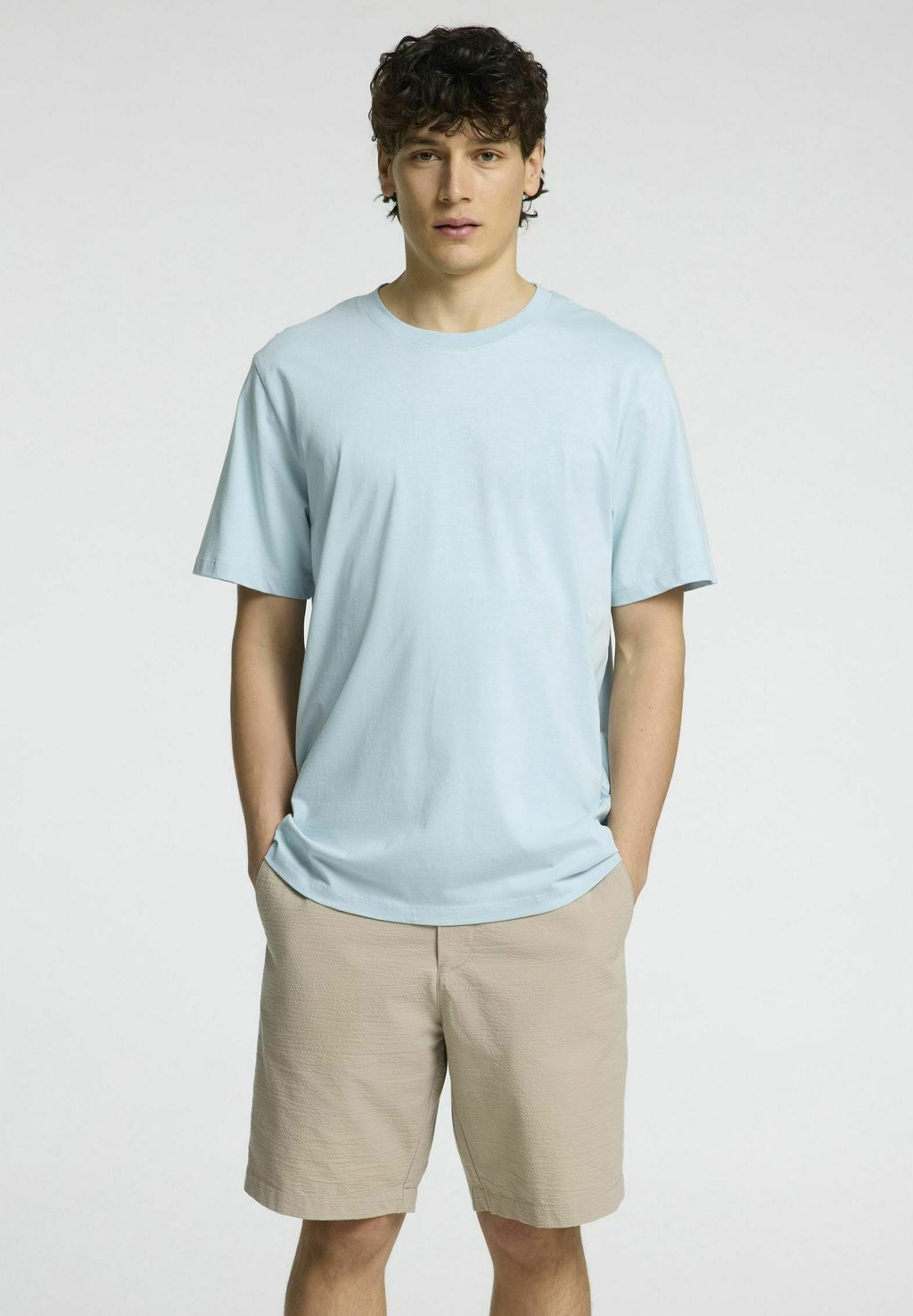 

Базовая футболка SLHASPEN SS O-NECK NOOS Selected Homme, темно-синий