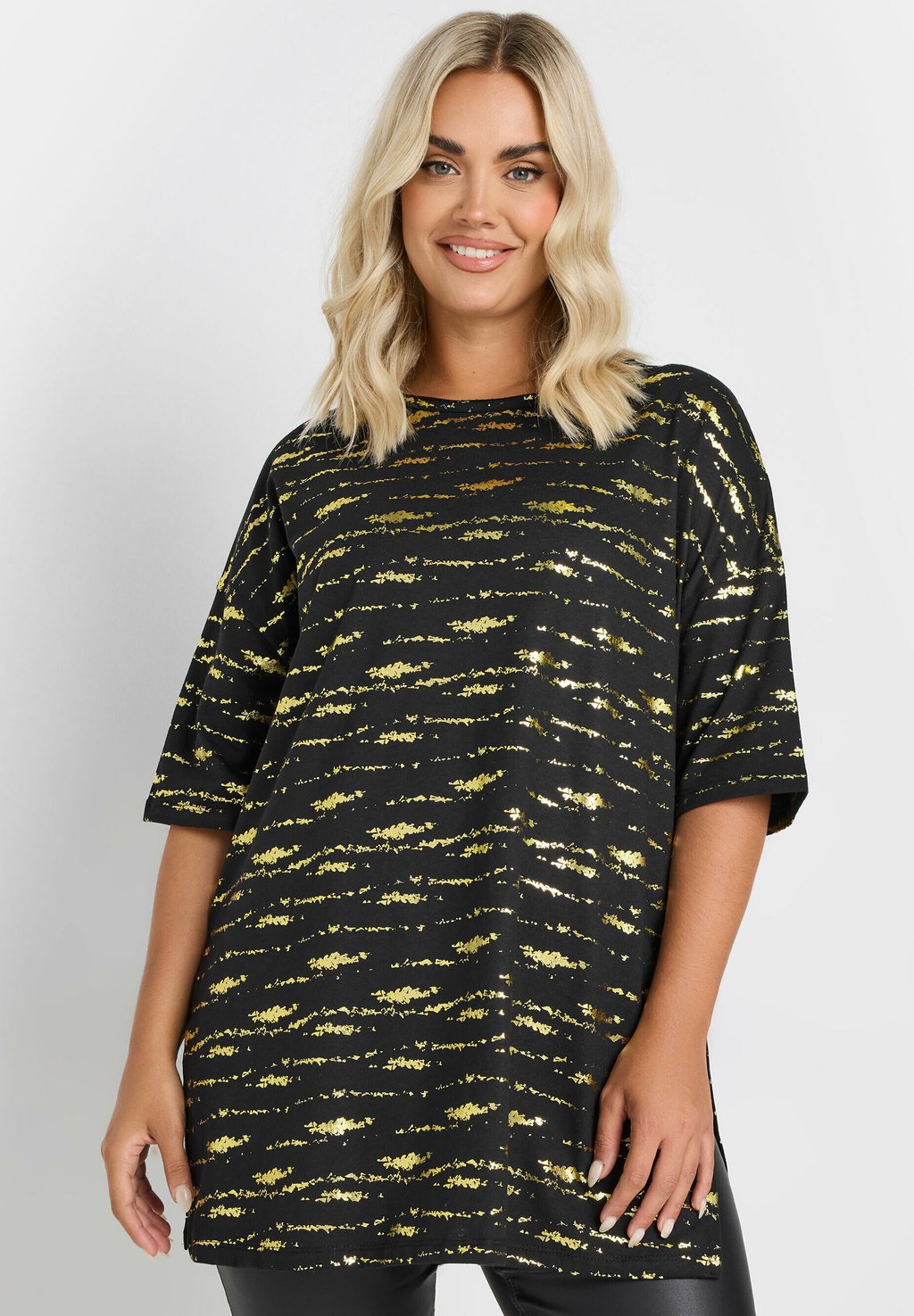 

Футболка с принтом TEXTURED FOIL Yours Clothing, антрацит