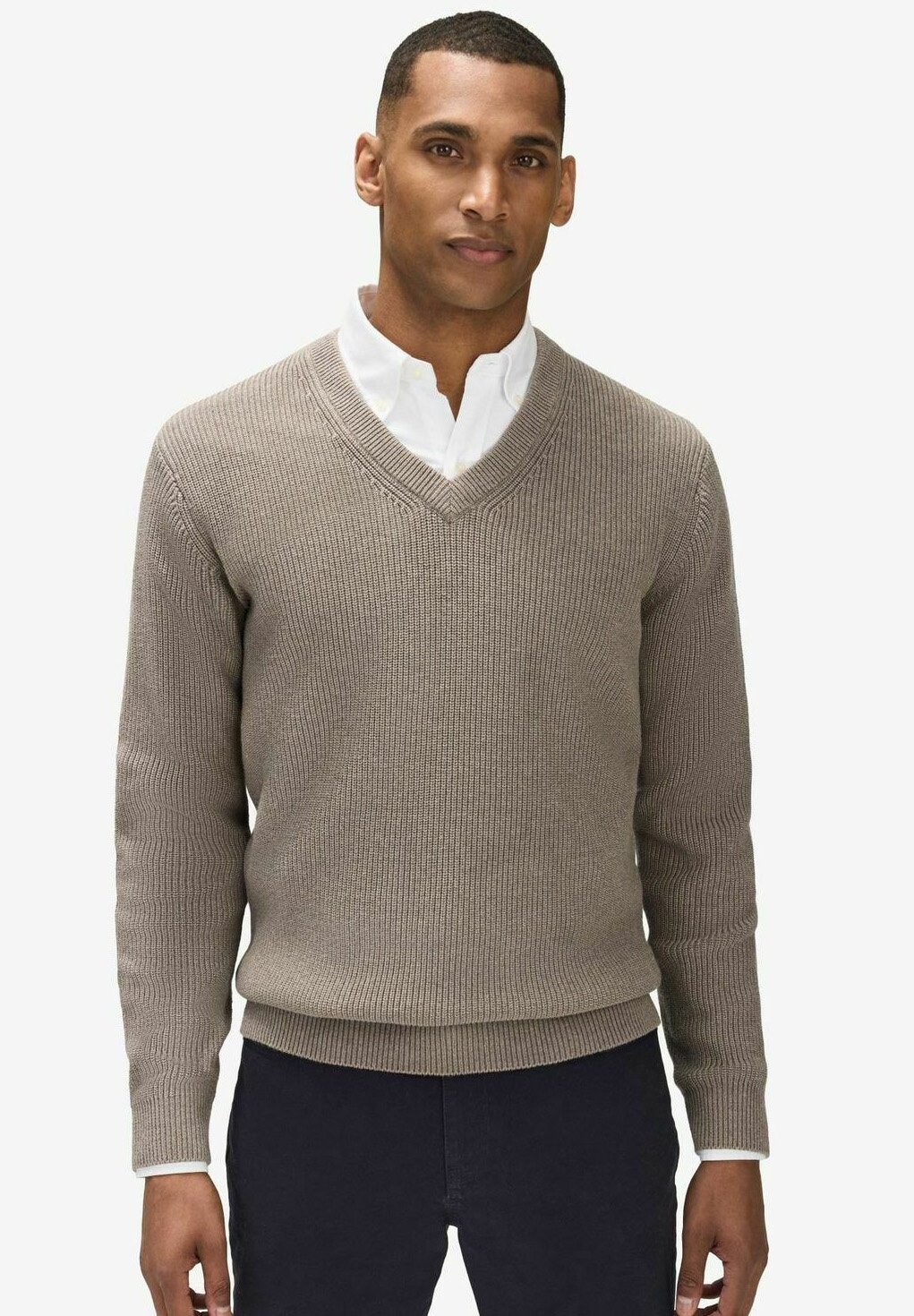 

Джемпер LEIRIA V-NECK John Henric, серо-коричневый