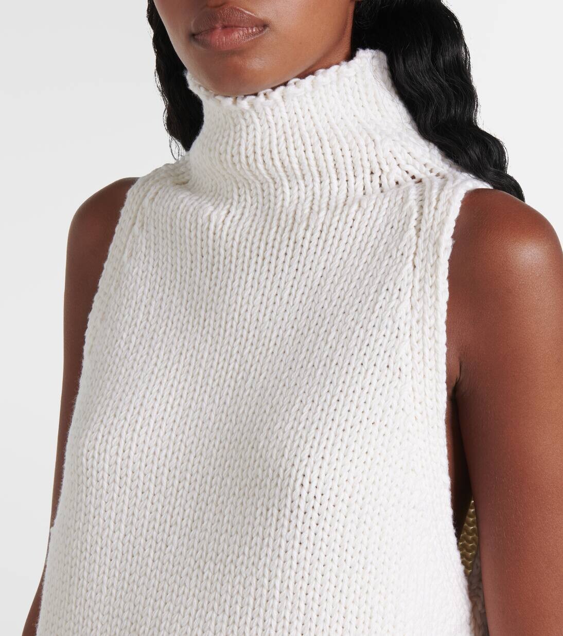 Верх из шерстяной водолазки с накидкой Alaïa, цвет blanc naturel — фото 4