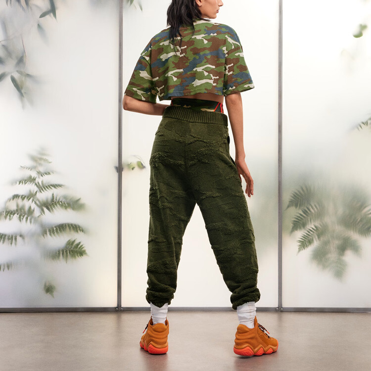 Укороченный женский топ IVY PARK с камуфляжным принтом Adidas — фото 4