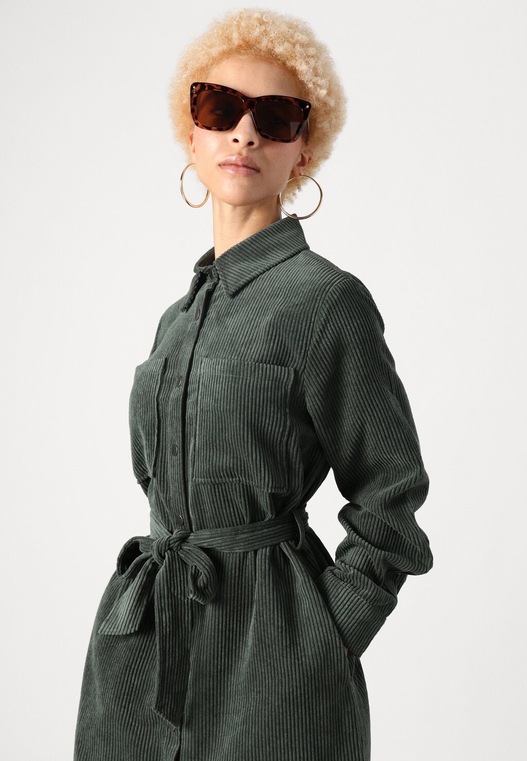 

Платье-рубашка ONLMERLE BELTET DRESS ONLY Petite, темно-зеленый