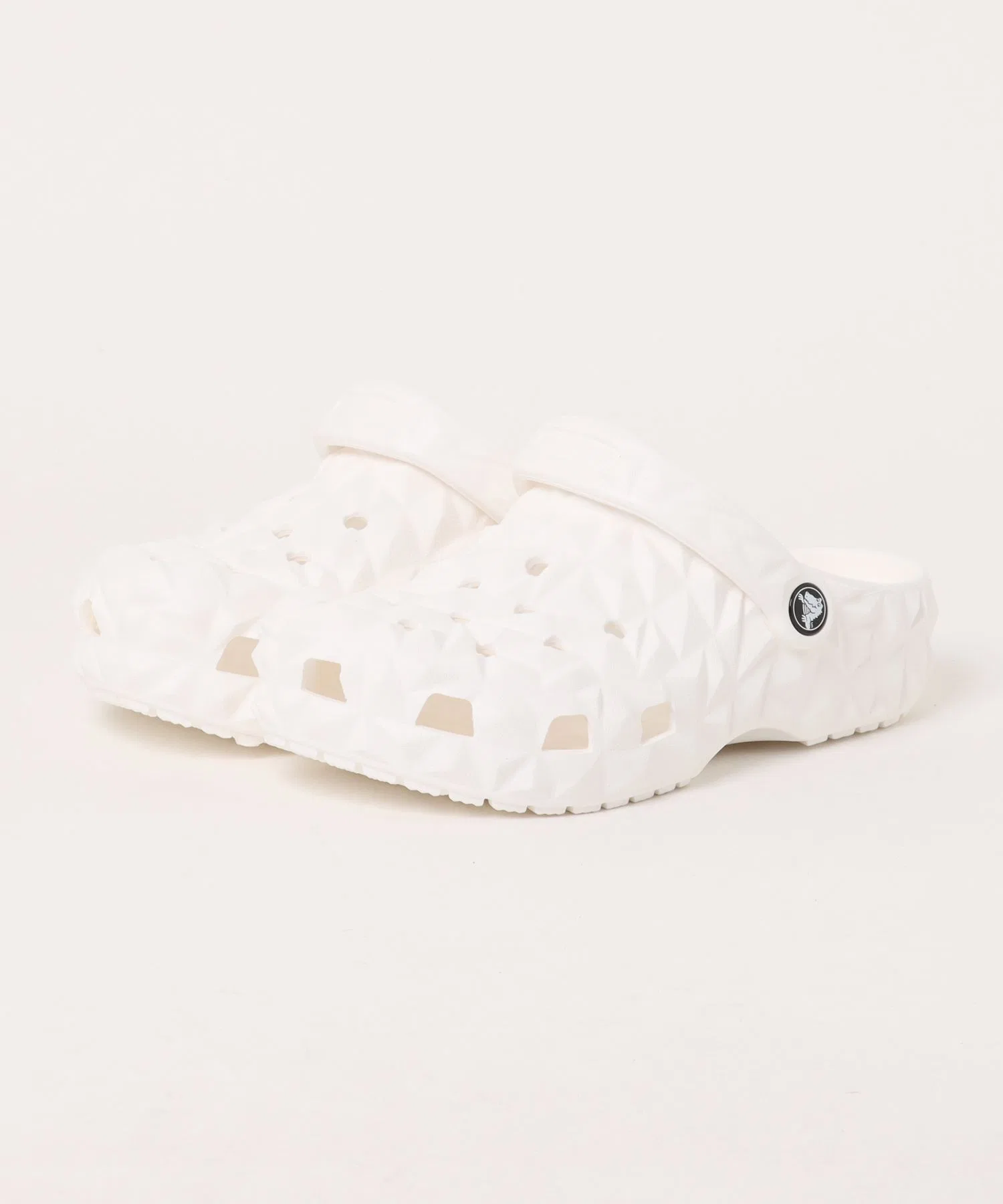 Классические геометрические сабо Crocs 209563-100, белые