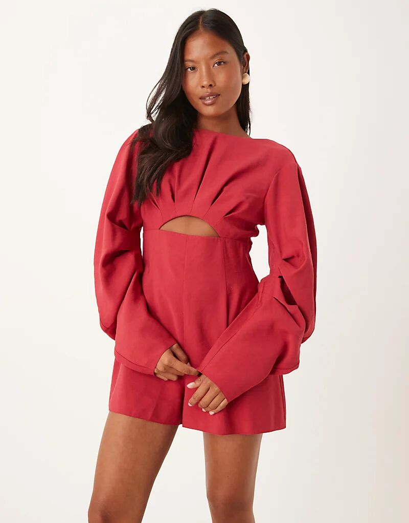 

Комбинезон ASOS DESIGN Petite с закругленными рукавами и плиссировкой малинового цвета Asos Petite