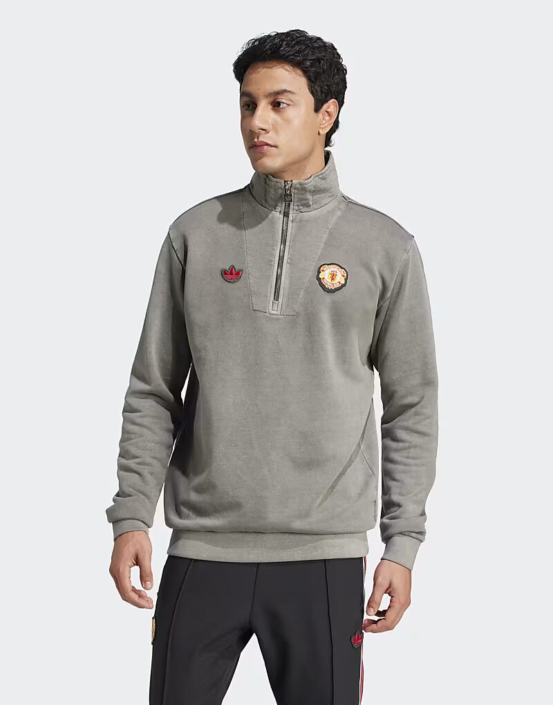 

Футболка Adidas Originals Manchester United Terrace Icons с полумолнией черного цвета