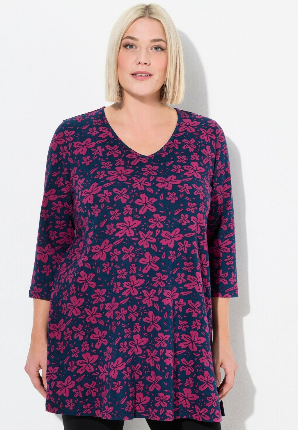 

Футболка с принтом 3/4 SLEEVE V-NECK Ulla Popken, темно-синий