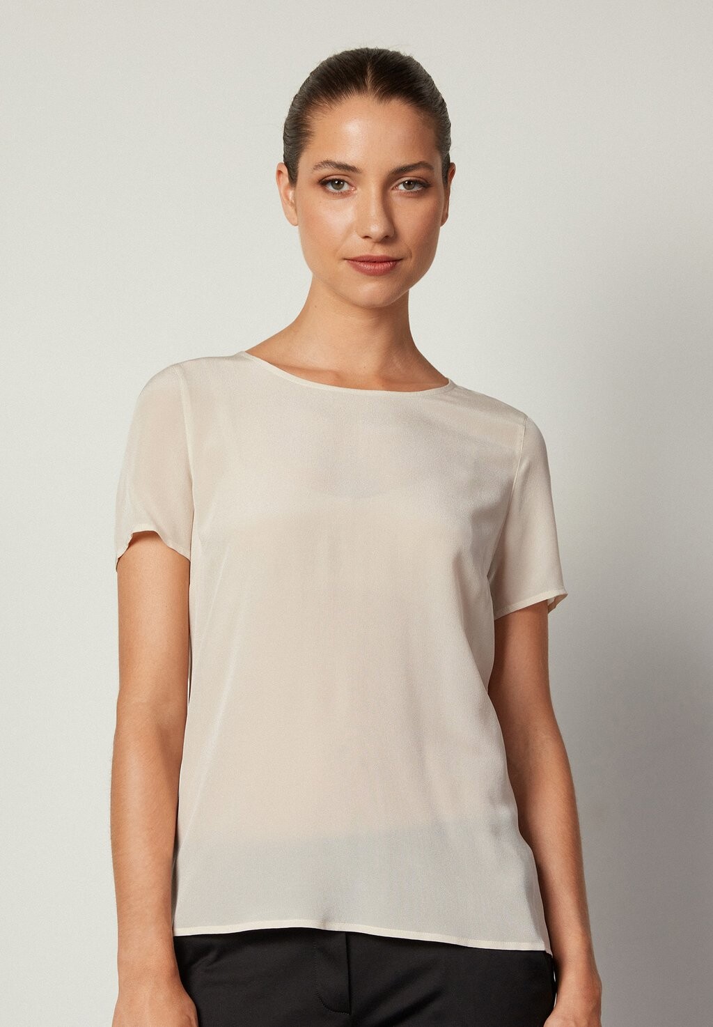 

Базовая футболка ROUND NECK Falconeri, цвет Mottled Light Yellow