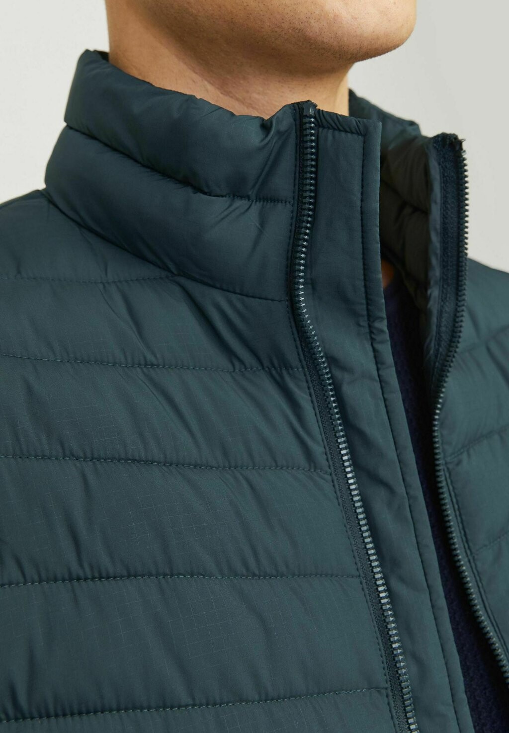 

Зимняя куртка JJESTATE PACKABLE PUFFER COLLAR NOOS Jack & Jones, темно-зеленый
