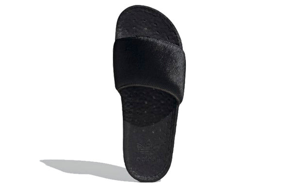 Тапочки adilette boost slides 'triple black' Adidas, черный — фото 4
