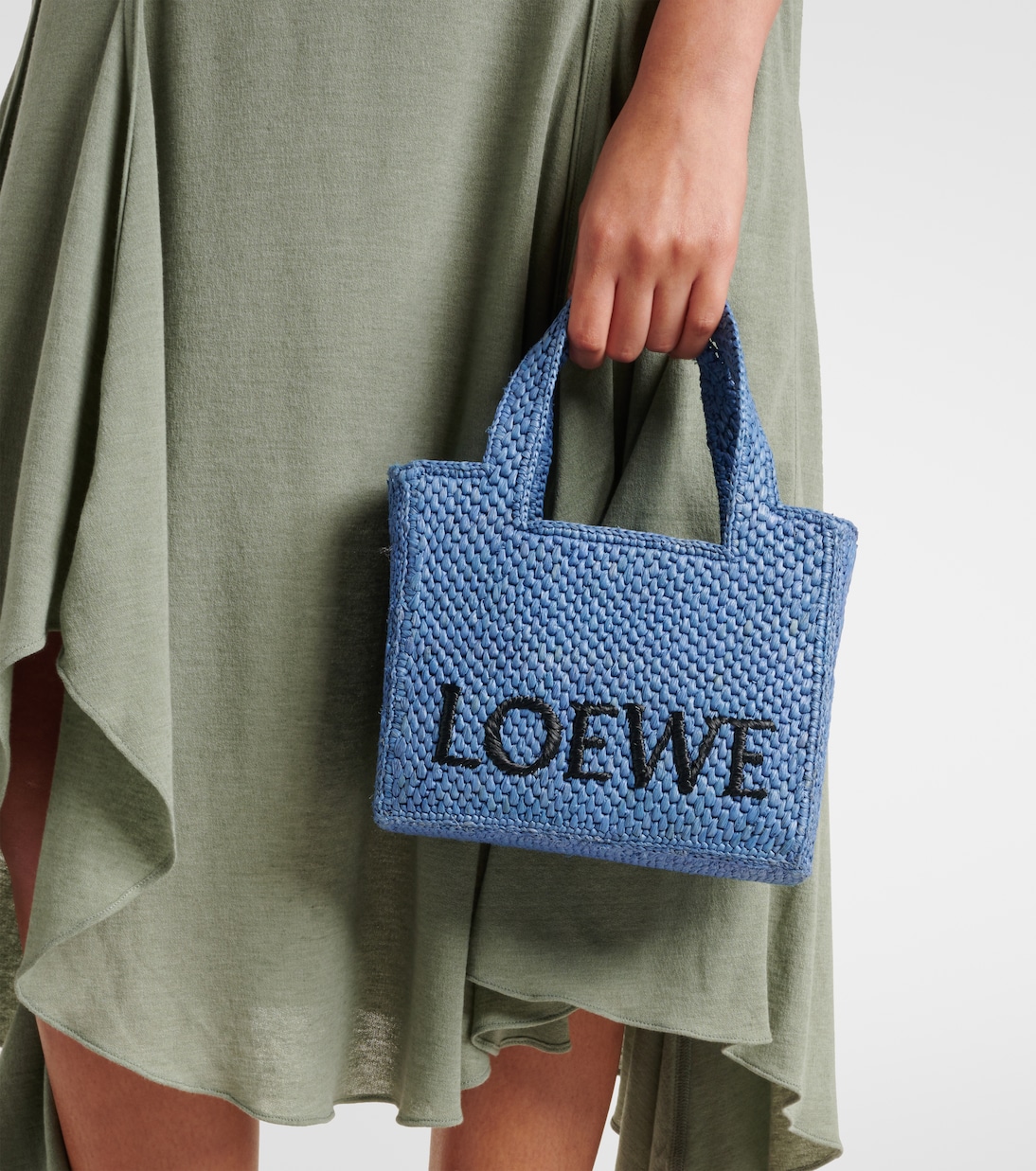 Плетеная сумка Paula's Ibiza Mini Logo Loewe, светло-синий — фото 2