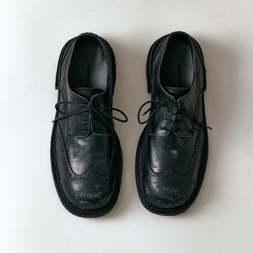 Мужские дерби Wingtip с эффектом потертости чёрного цвета от Negativethree