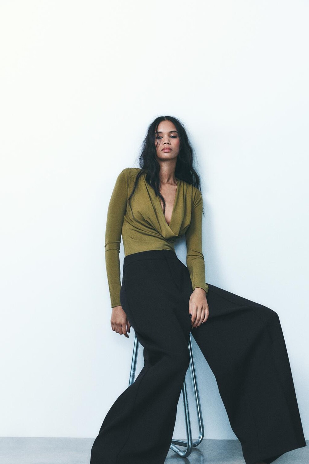 

Драпированное боди с подплечниками ZARA, фисташковый