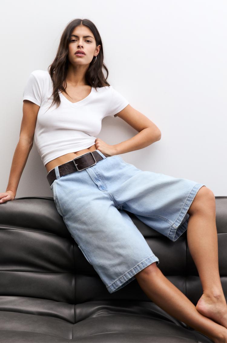 

Футболка с V-образным вырезом Pull And Bear, белый