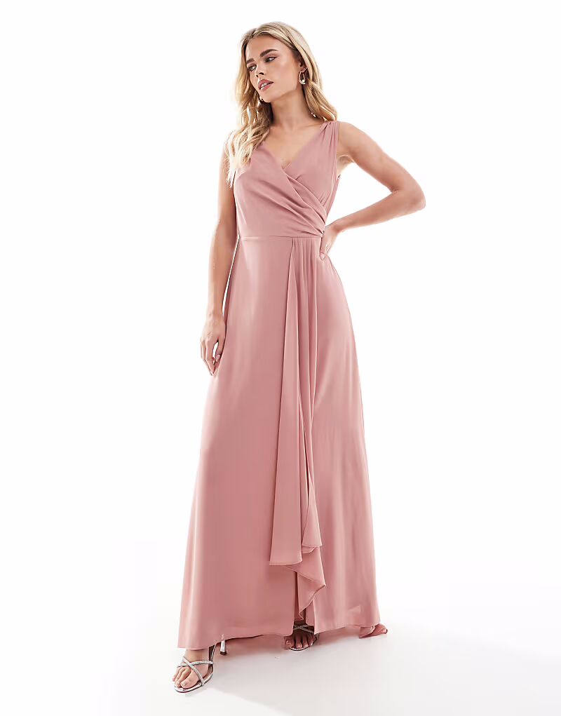 

Платье макси TFNC Petite Bridesmaid из шифона с запахом спереди и юбкой-халатом в темно-розовом цвете
