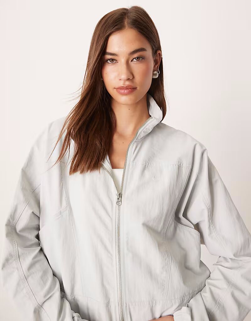 

Куртка Nike Trend Everything, серебристый