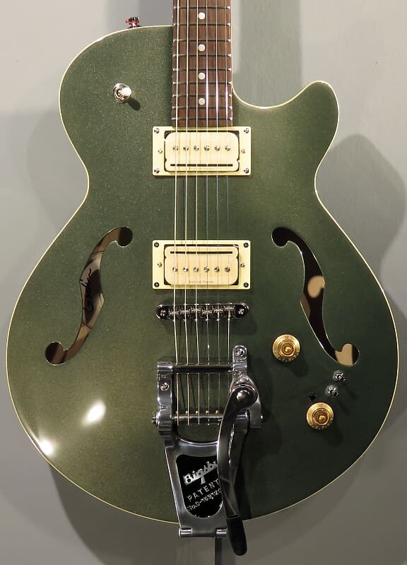 

Электрогитара Godin Montreal Premiere LTD 2022 Desert Green w/Gig Bag