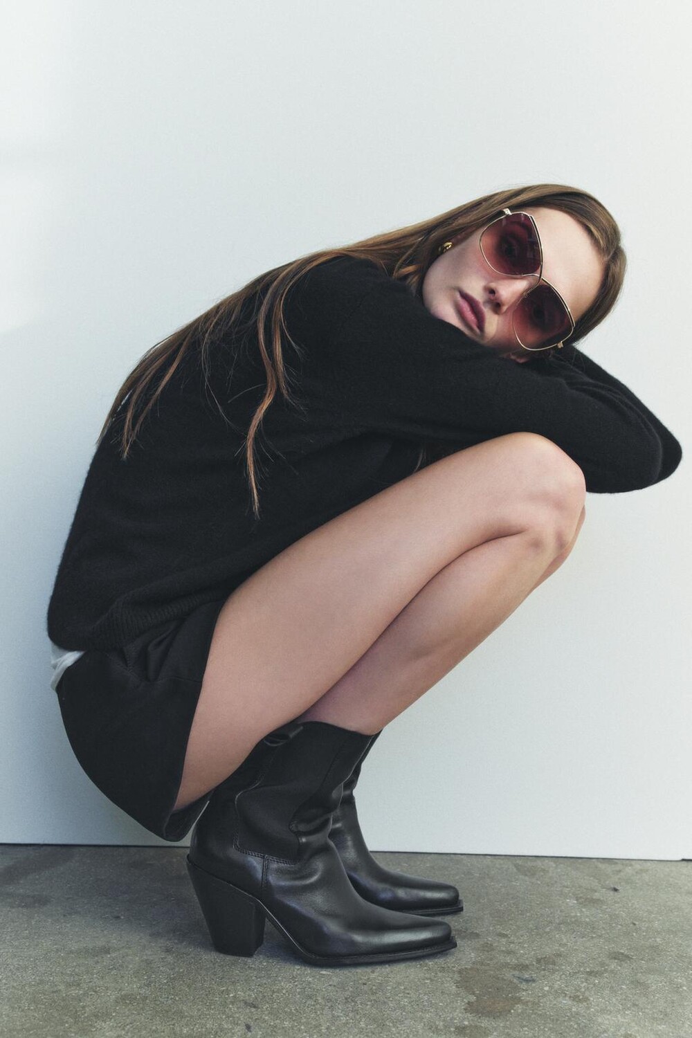 

Кожаные ковбойские ботинки ZARA, черный