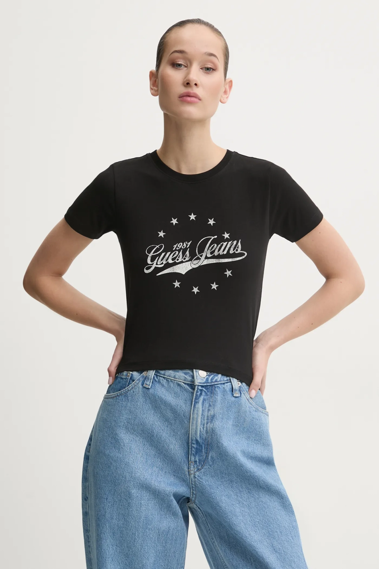 

Футболка Guess Jeans, черный
