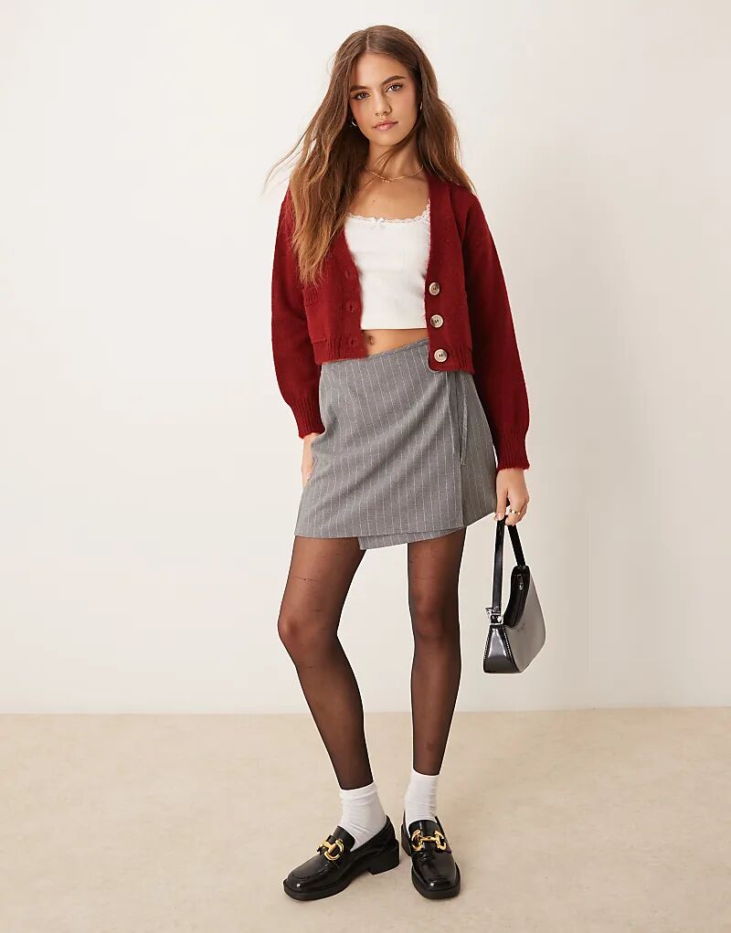 

Мини-юбка с запахом серая в полоску ASOS DESIGN