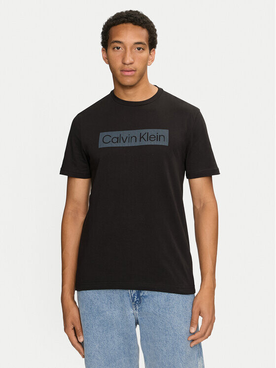 

Футболка стандартного кроя Calvin Klein, черный