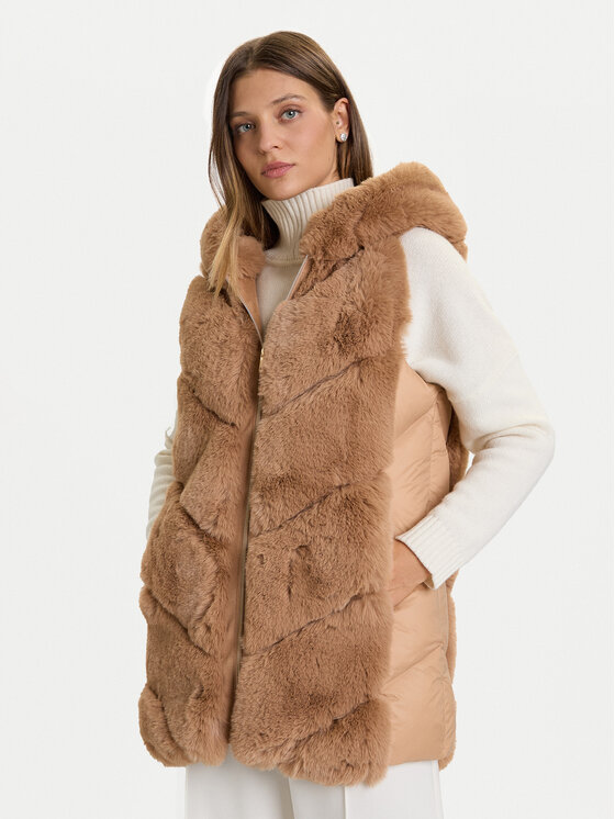 

Утепленный жилет regular fit CFC0122220003 Rinascimento, бежевый