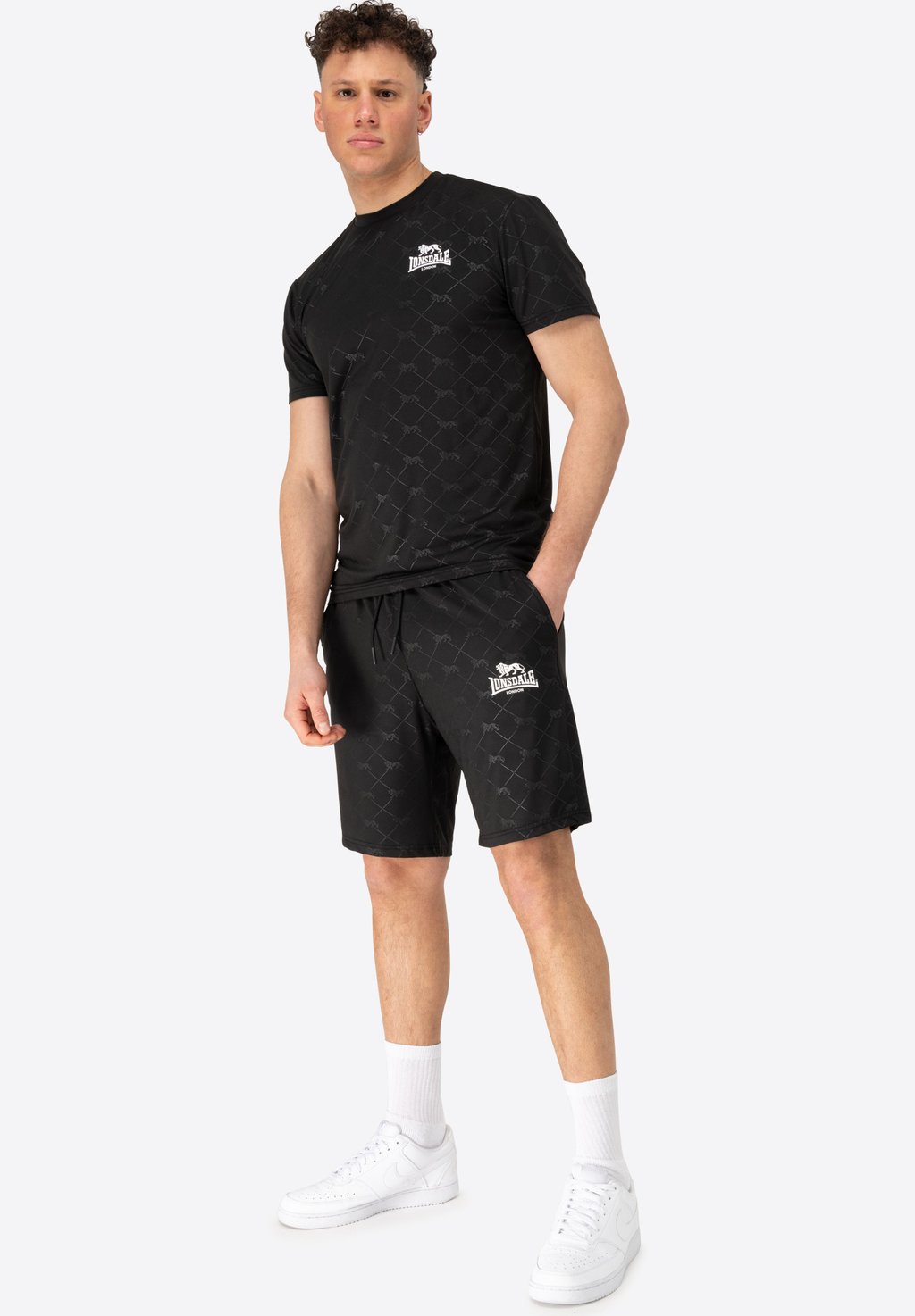 

Футболка с принтом Tracksuit bottoms Lonsdale, черный