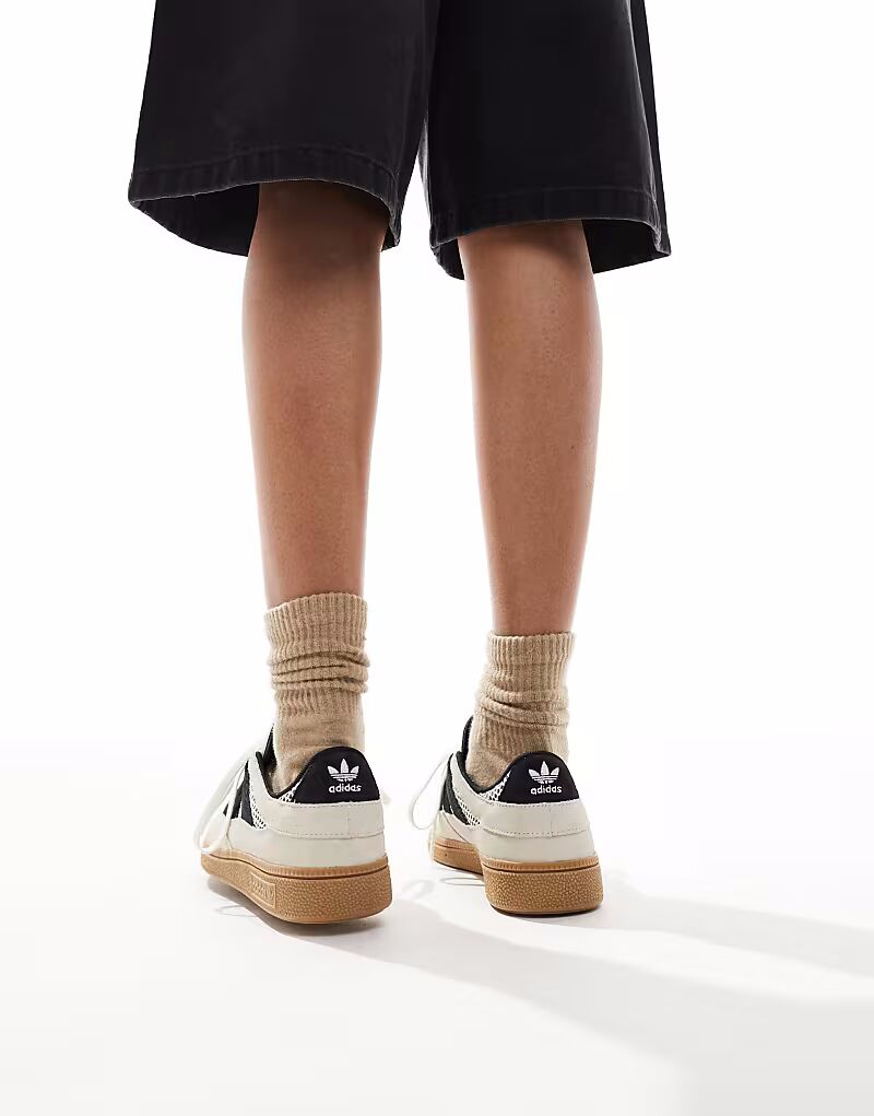 Кроссовки Adidas Originals Handball spezial st в бежево-черном цвете — фото 4