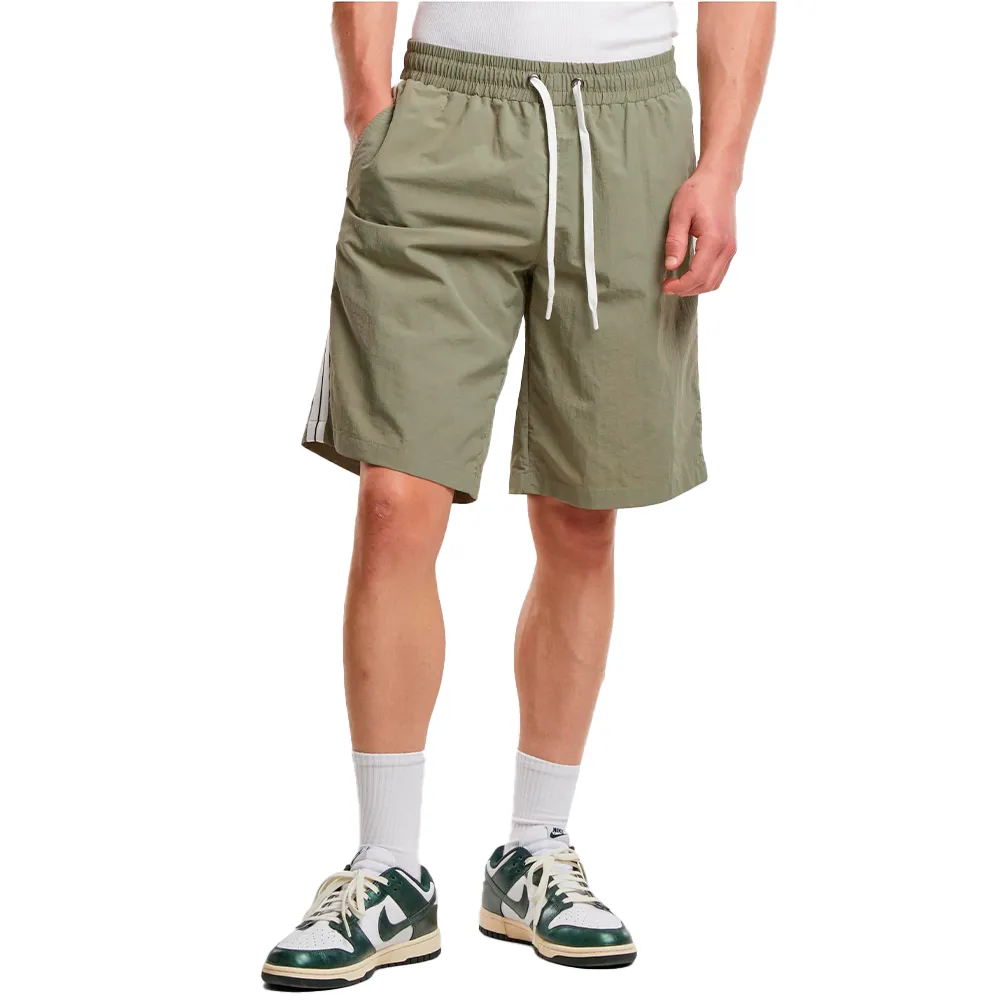 

Шорты для плавания Urban Classics Board Patched Stripe, зеленый