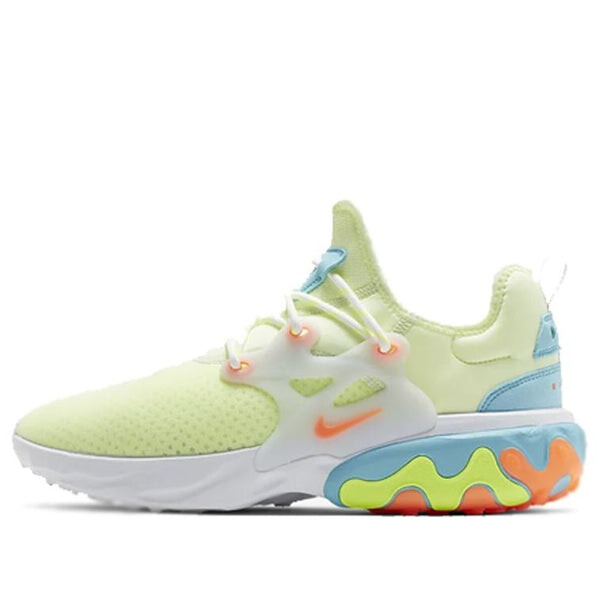 

Кроссовки реагируют мгновенно Nike, белый