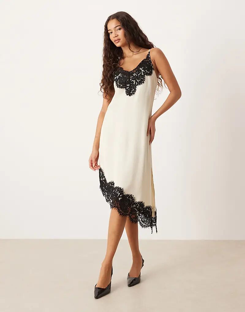 

Асимметричное мини-платье ASOS DESIGN из атласа кремового цвета с черным кружевом