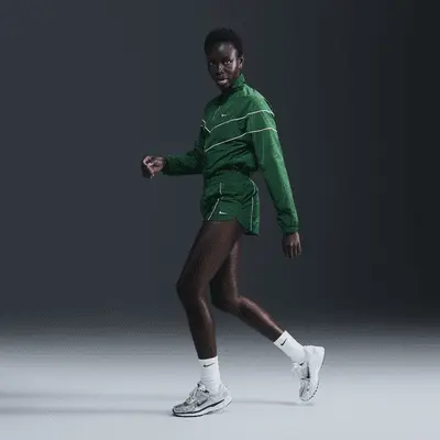 

Шорты Nike Windrunner, цвет Gorge Green/Sail
