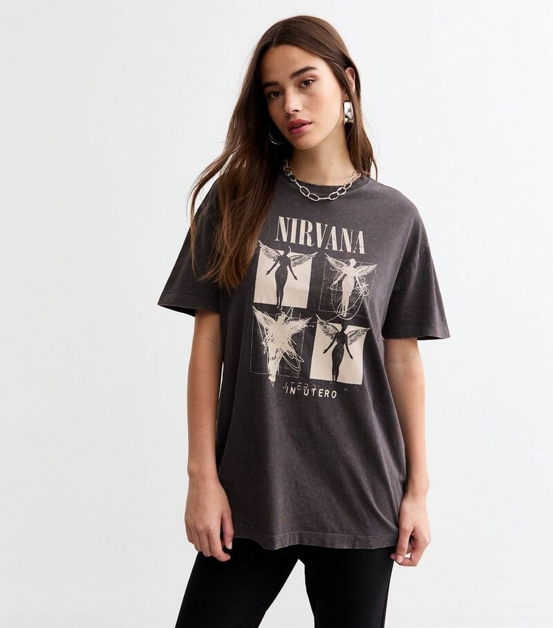 

Темно-серая хлопковая футболка оверсайз с принтом Nirvana New Look, темно-серый