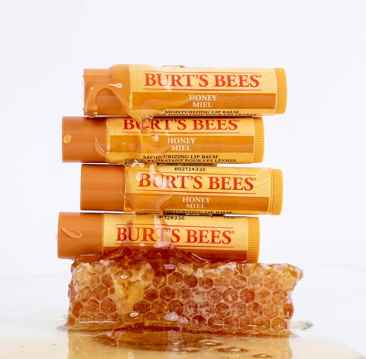 Натуральный увлажняющий бальзам для губ с огурцом и мятой от Burt's Bees Burt'S Bees — фото 3