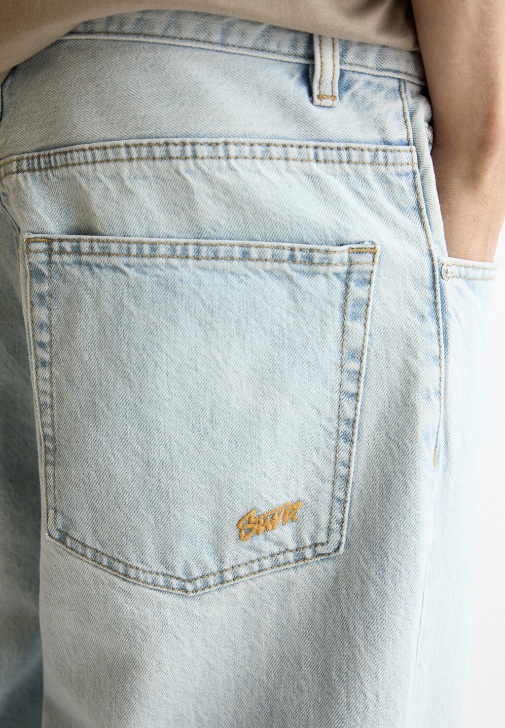 

Джинсовые шорты STWD BAGGY BERMUDA PULL&BEAR, цвет Light Blue Denim