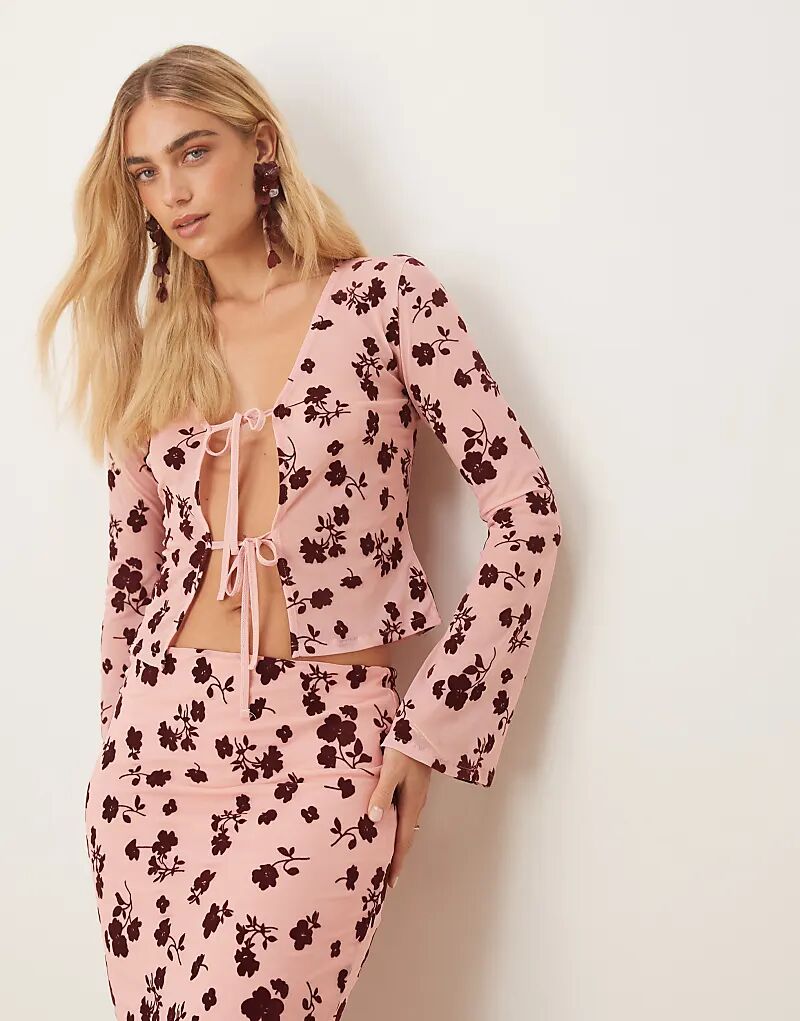 

Розовый флокированный прозрачный топ с завязкой спереди от ASOS DESIGN