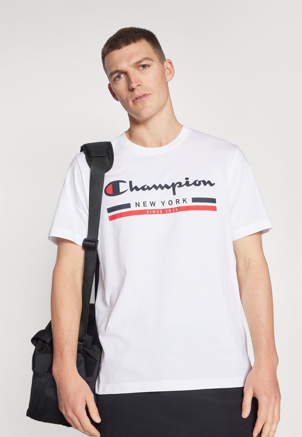 

Принт на футболке GRAPHIC CREWNECK Champion, белый
