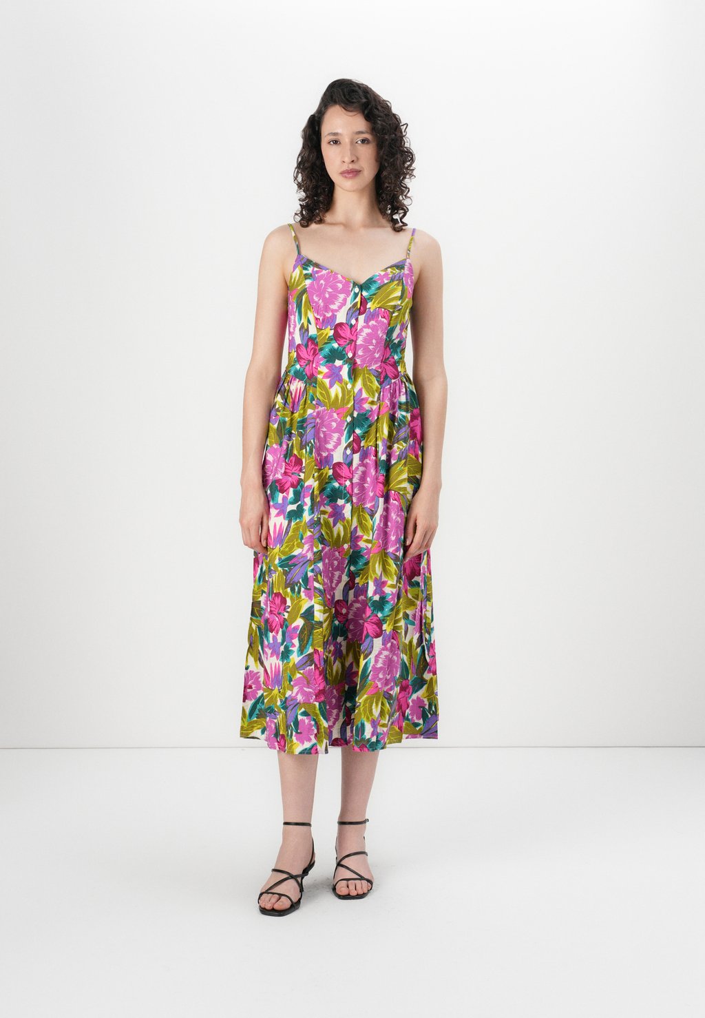 

Платье макси V NECK SHIRRED MAXI - Day dress GAP, черный