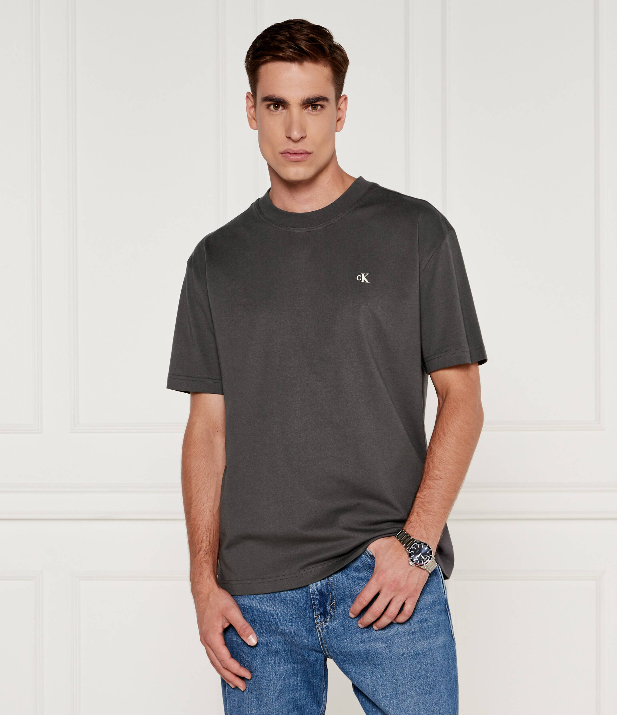 

Футболка CALVIN KLEIN JEANS Relaxed fit, цвет grafite