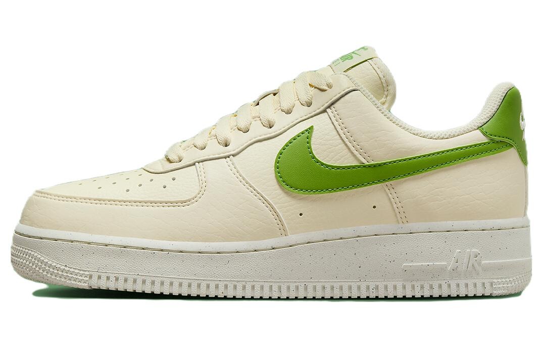 

Женские кроссовки для скейтбординга Nike Air Force 1, Beige/Green
