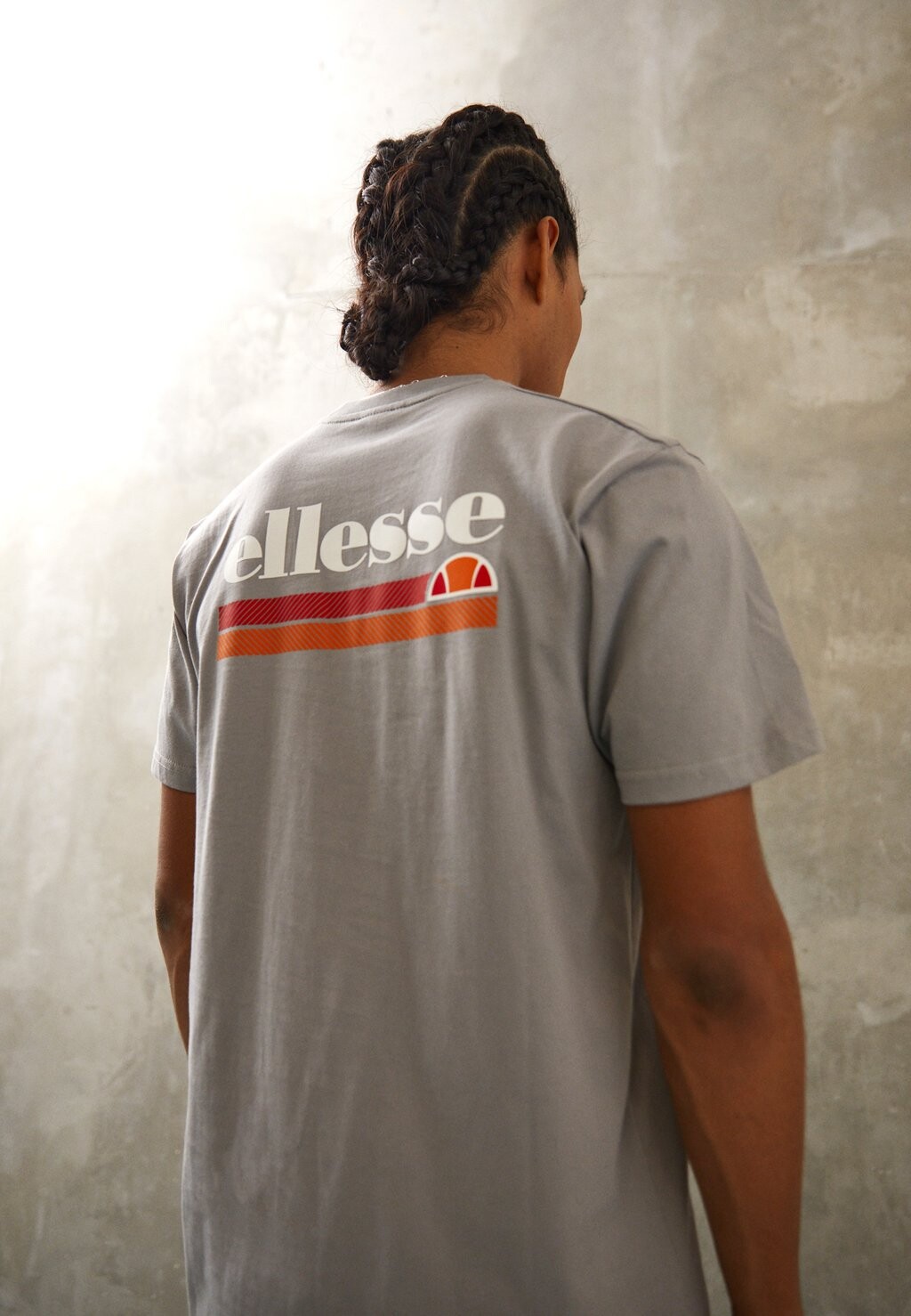 

Футболка с принтом Ellesse, серый