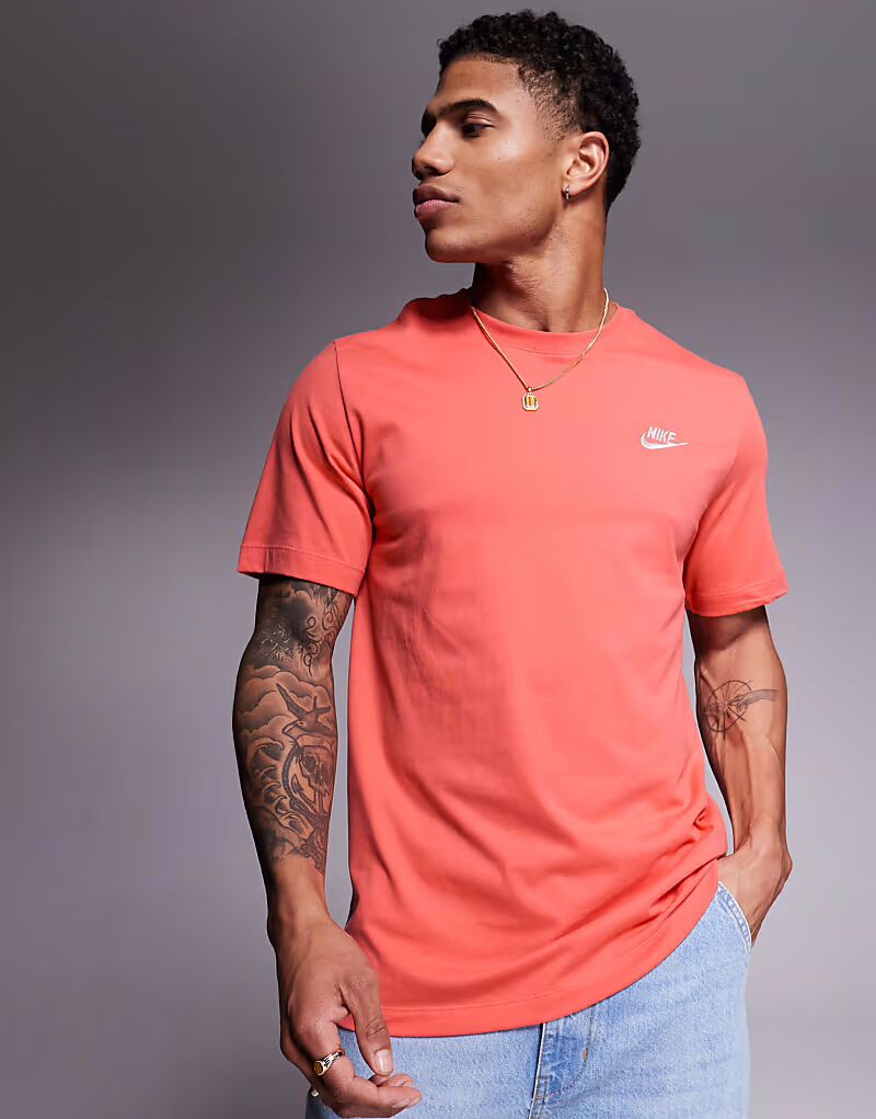 

Футболка Nike Club оранжевого цвета