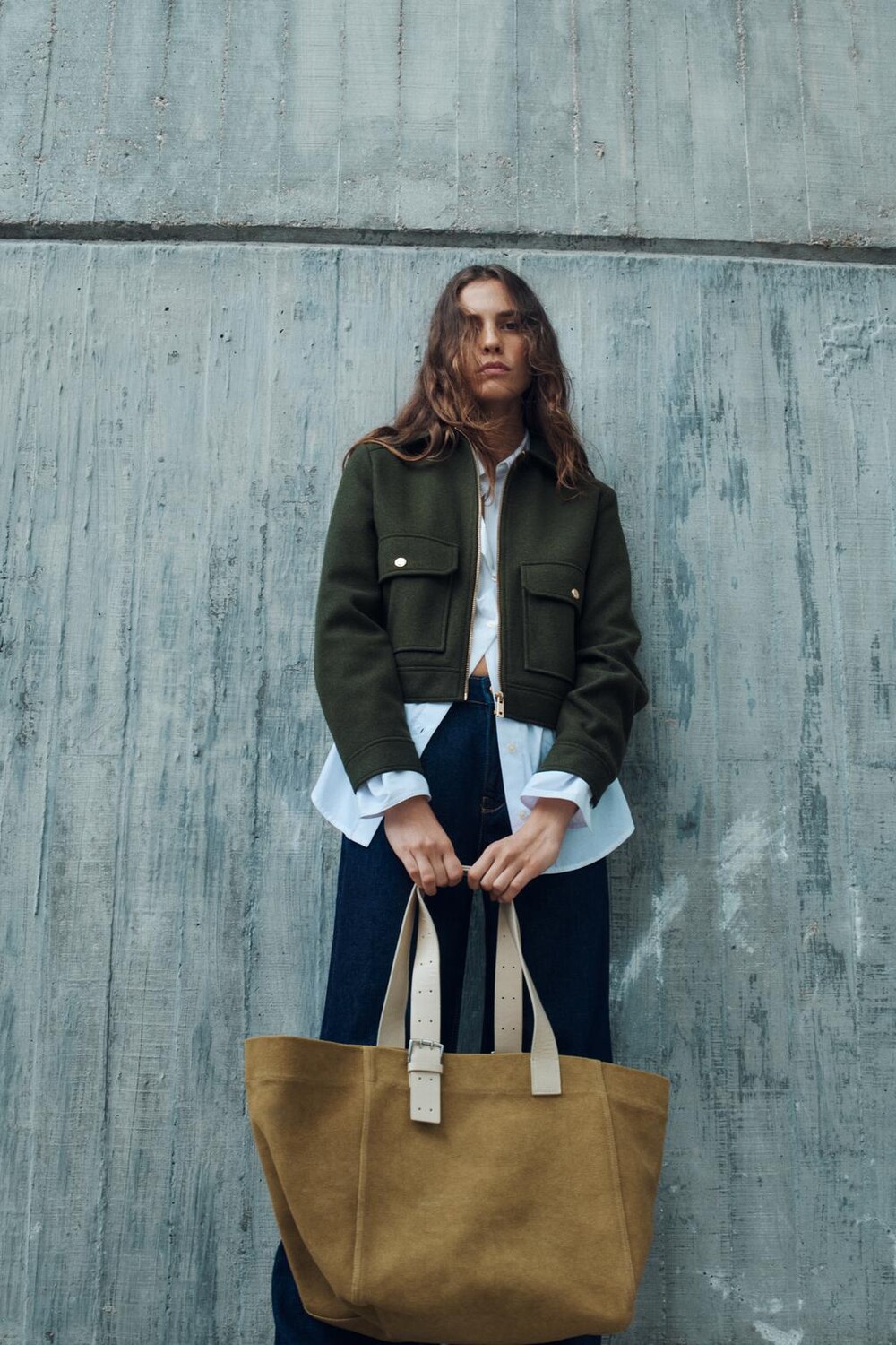 

Мягкая куртка на молнии ZARA, хаки