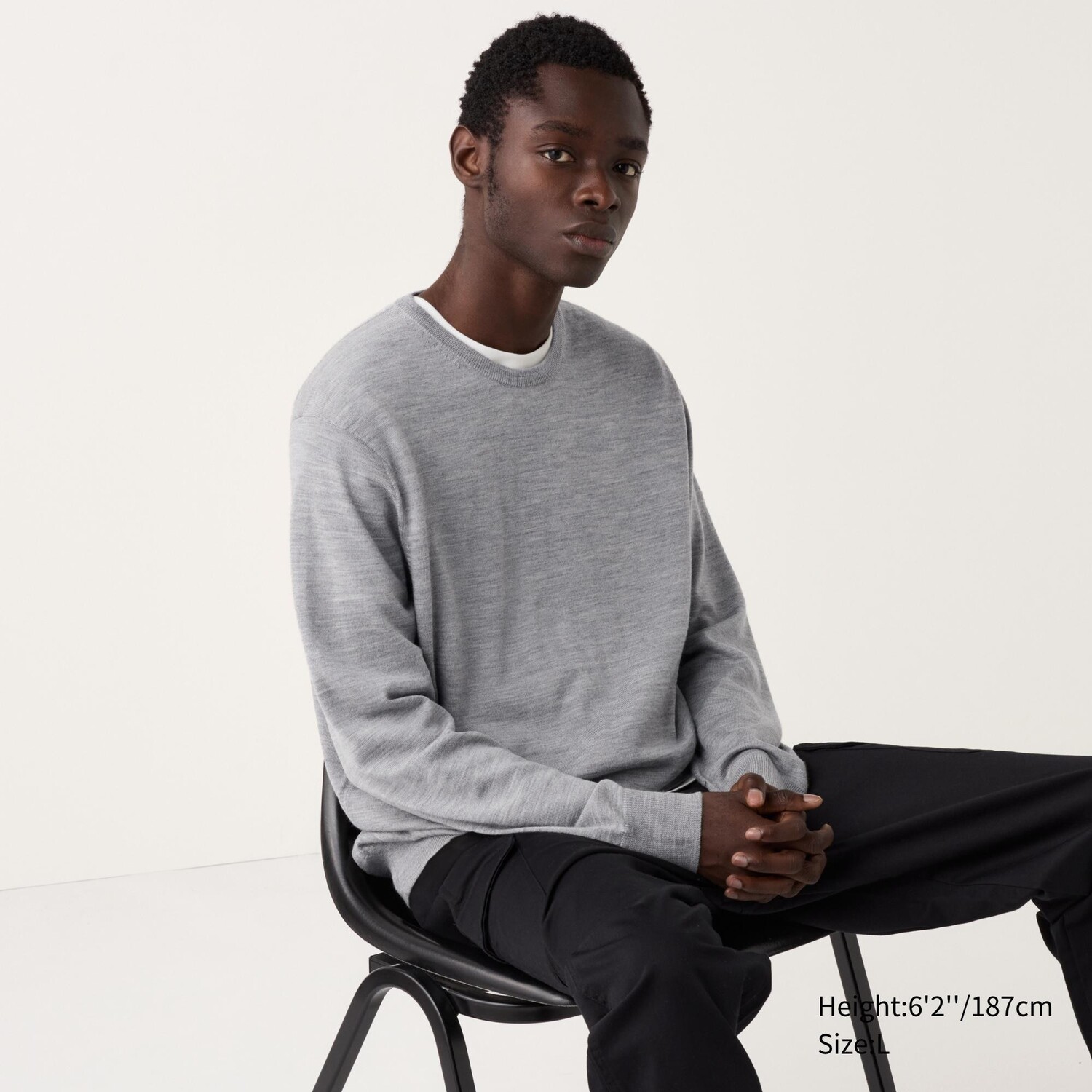 

Свитер с круглым вырезом из 100% очень тонкой мериносовой шерсти UNIQLO, серый